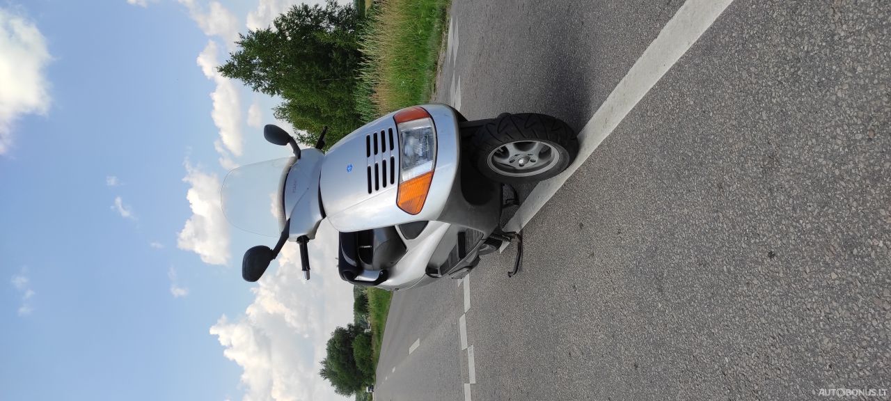 Piaggio Hexagon, Mopedas/Motoroleris | 3