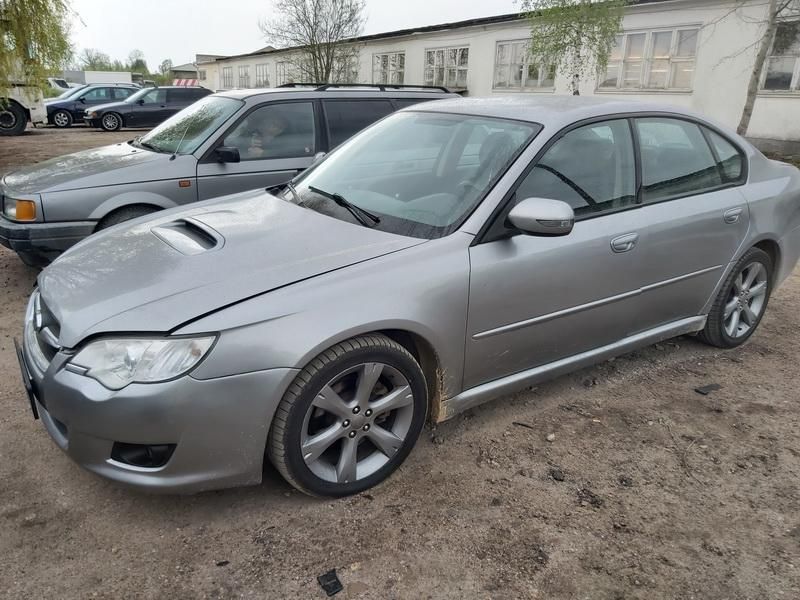Subaru, Saloon | 2