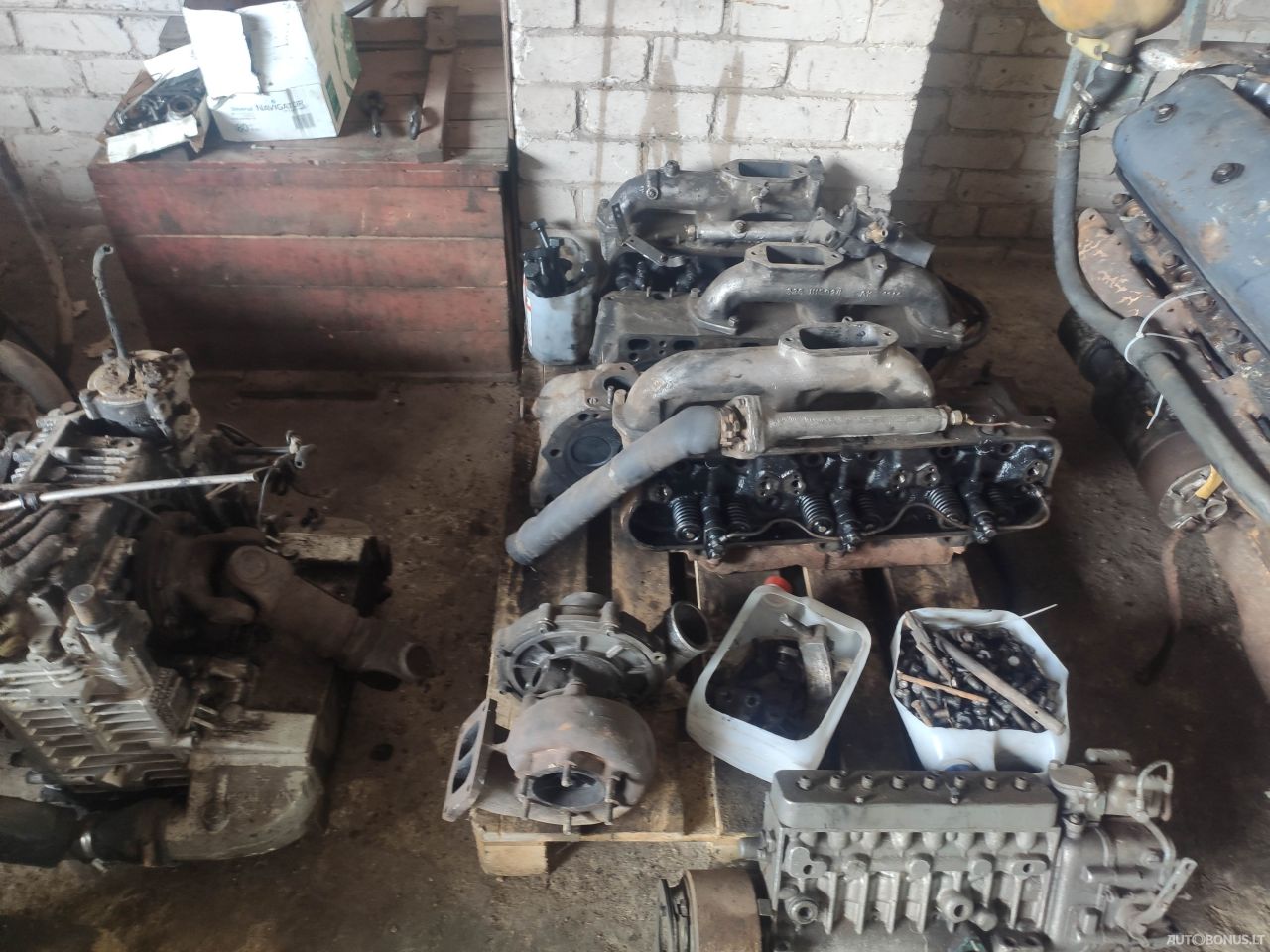 Kirovec V6 V8 V8 TURBO, Žemės ūkio technikos dalys | 2