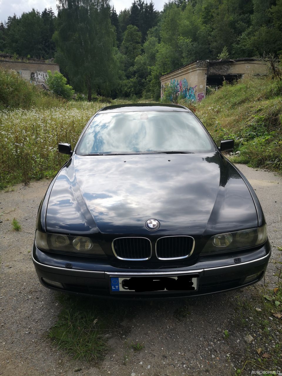 BMW 523