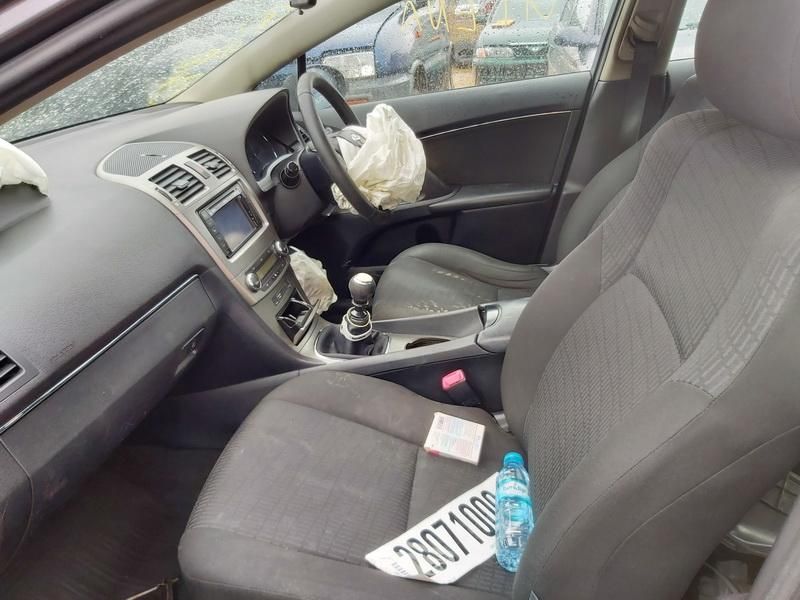 Toyota, Saloon | 4