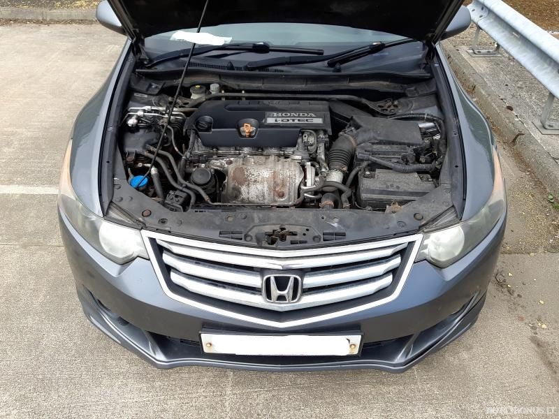 Honda Accord, Universal