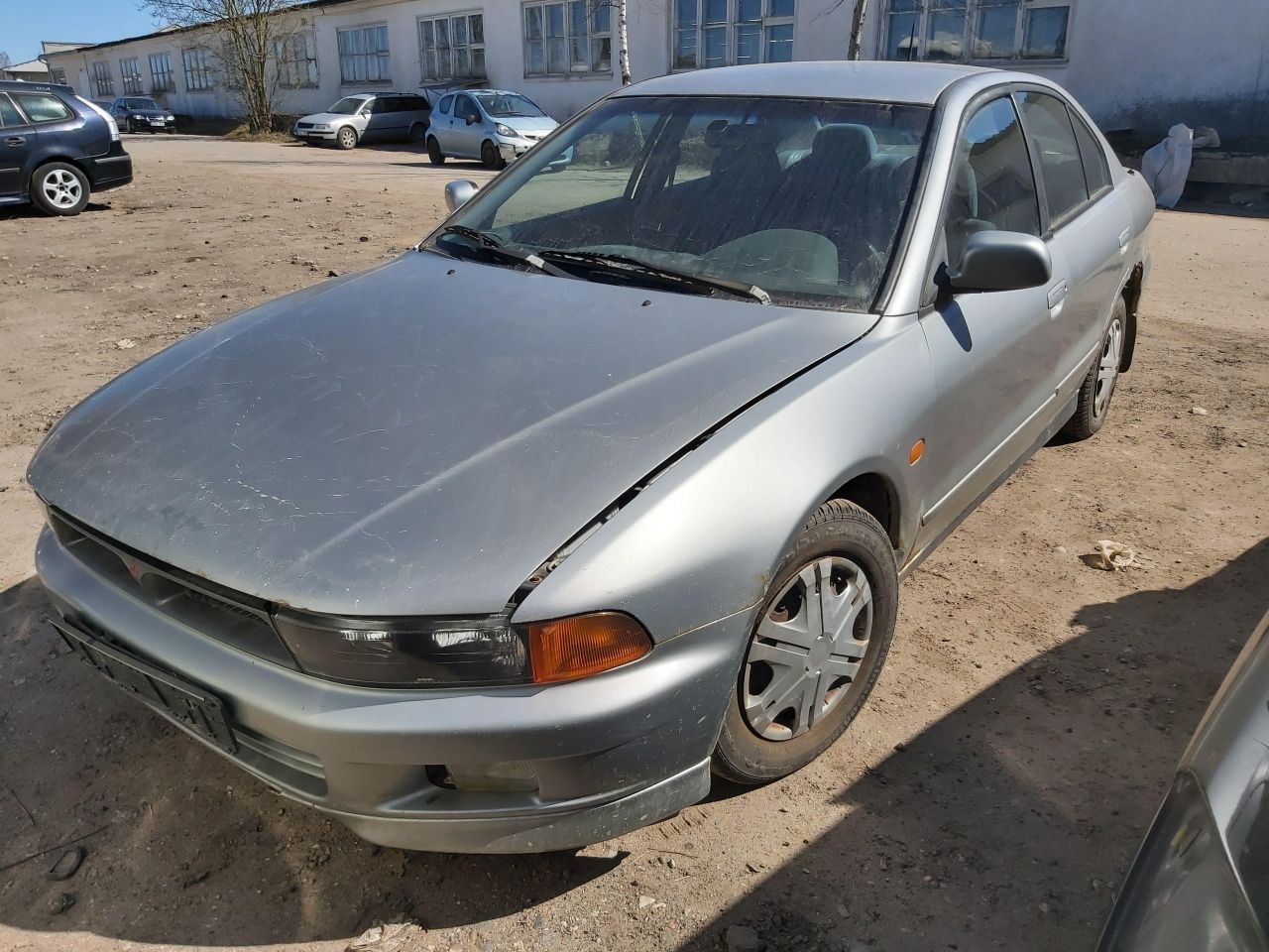Mitsubishi, Saloon | 3