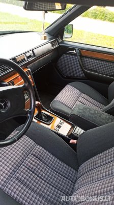 Mercedes-Benz 200 | 3