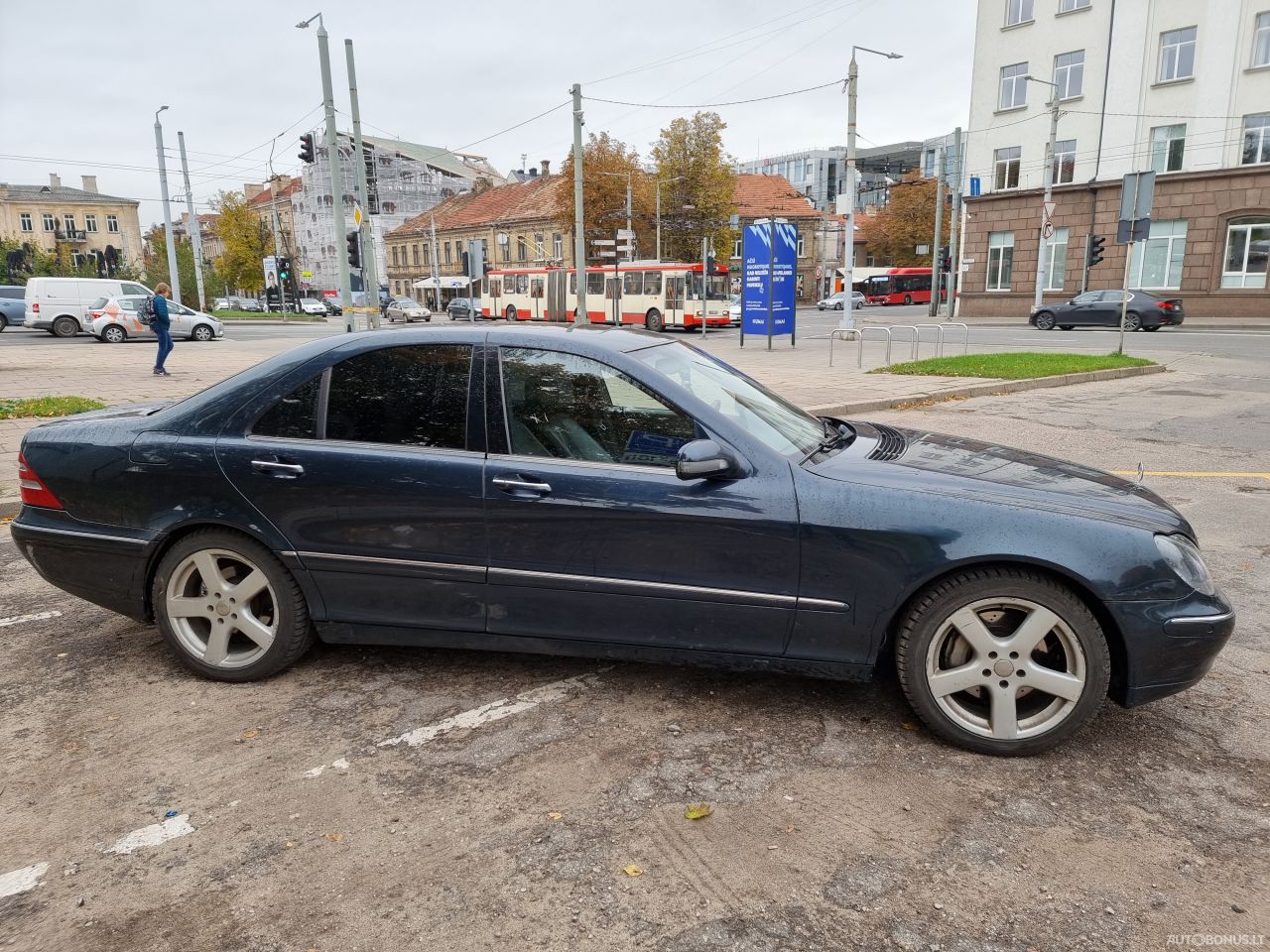 Mercedes-Benz S320 | 11