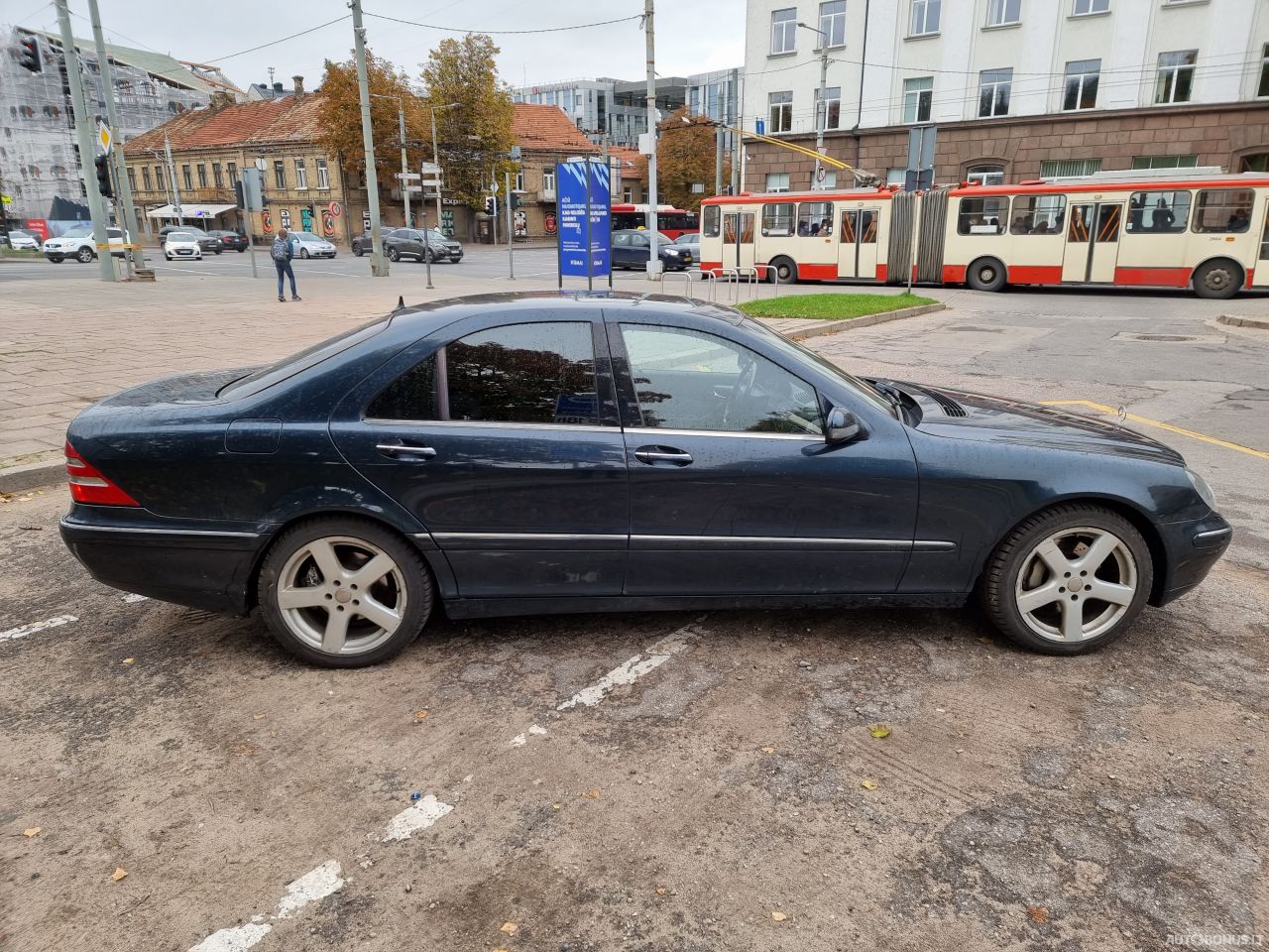 Mercedes-Benz S320 | 13