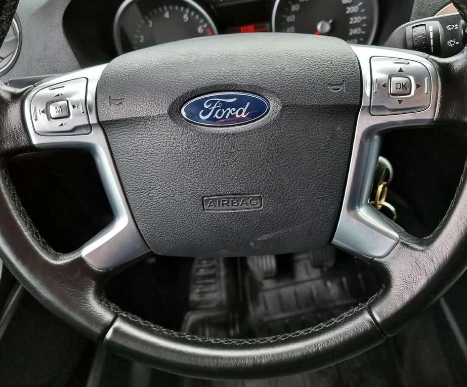 Ford Galaxy | 21