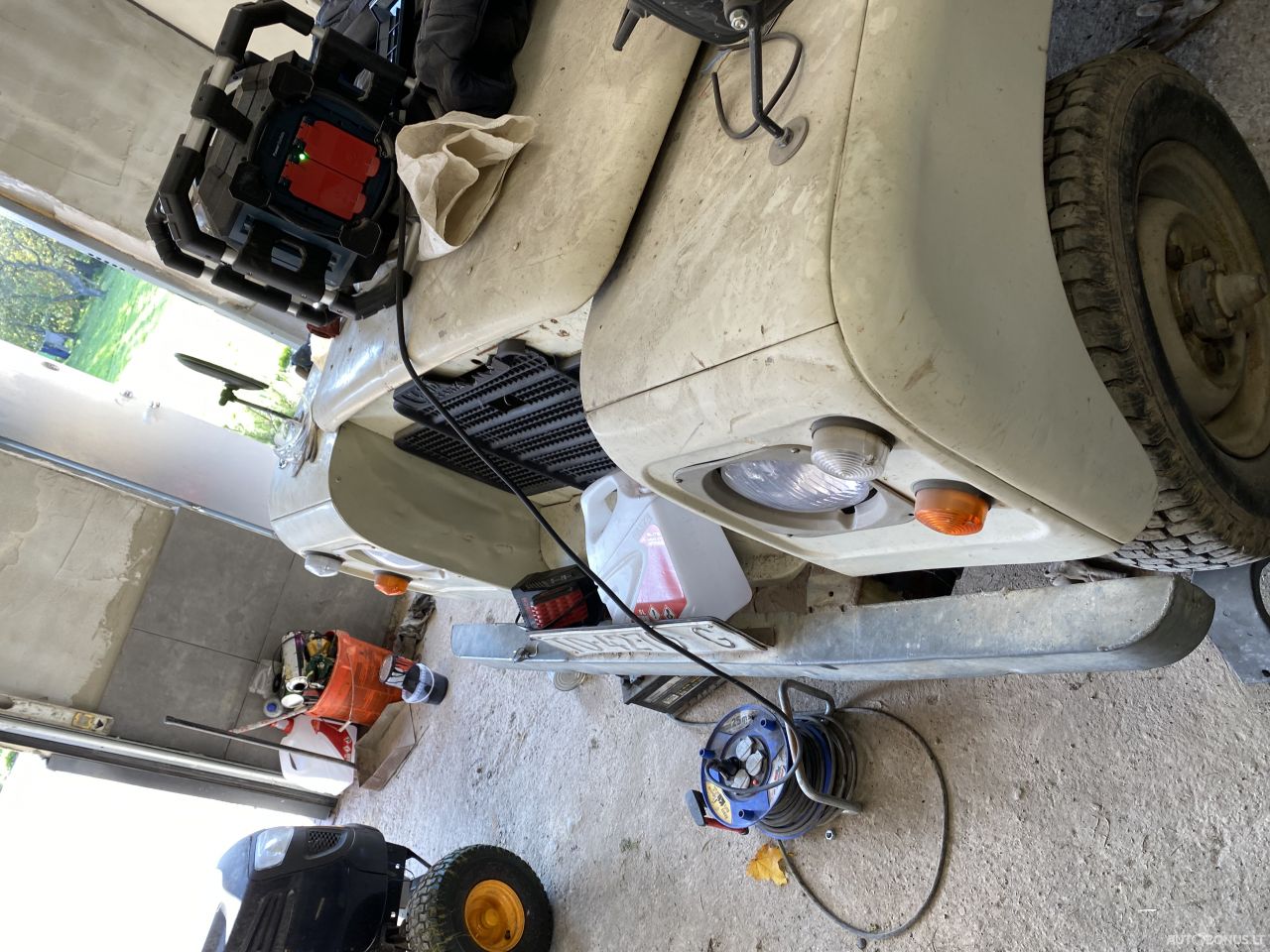 Land Rover Defender | 2