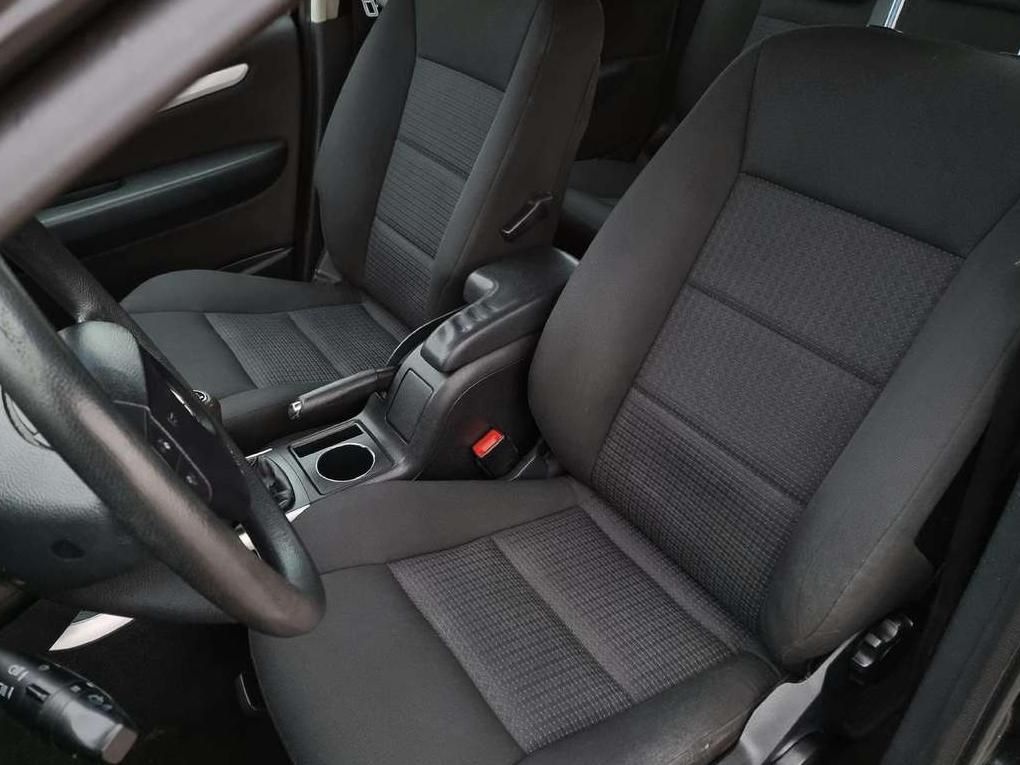 Mercedes-Benz B200 | 9