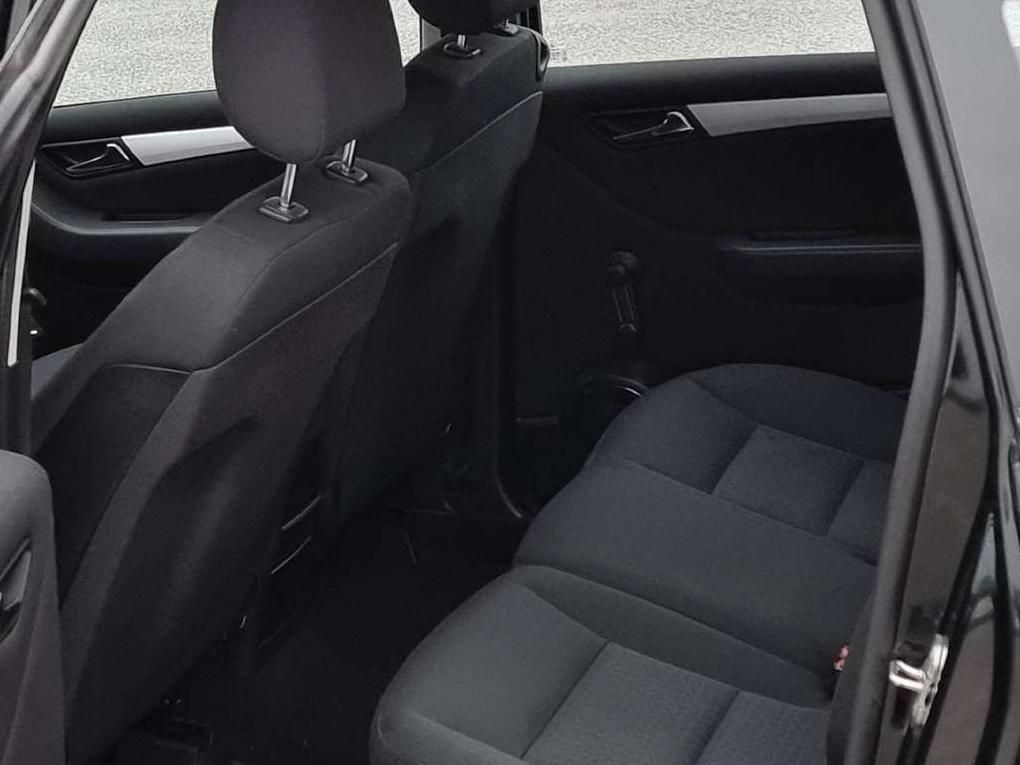 Mercedes-Benz B200 | 10