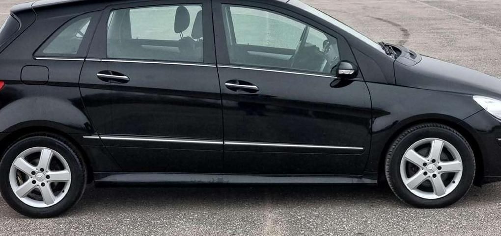 Mercedes-Benz B200 | 3