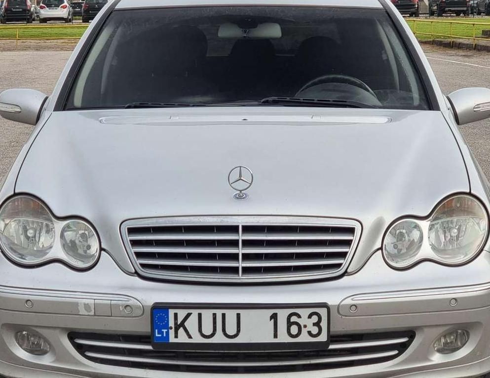 Mercedes-Benz C200 | 1