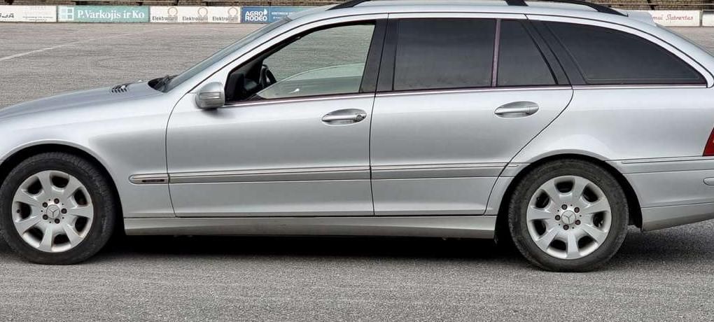 Mercedes-Benz C200 | 3