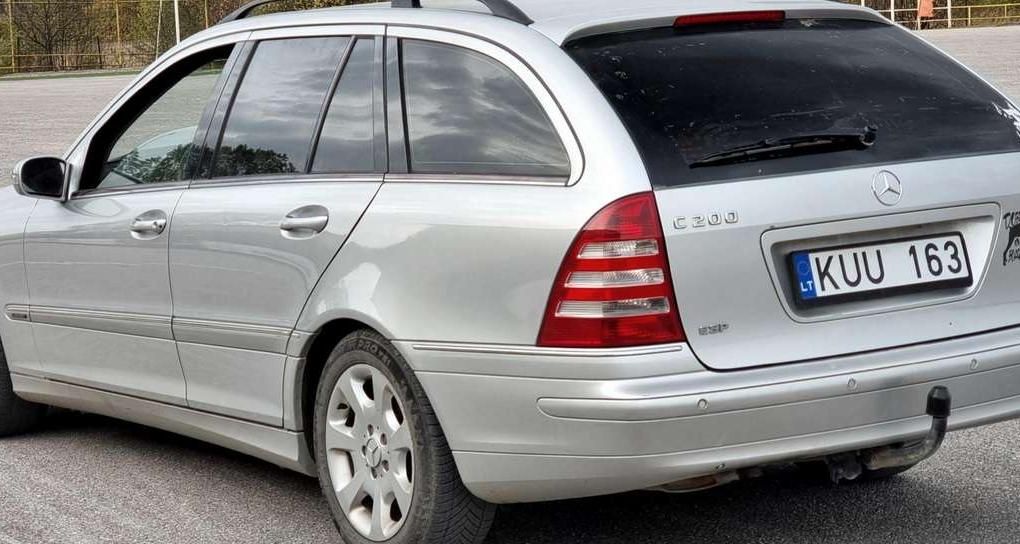 Mercedes-Benz C200 | 5