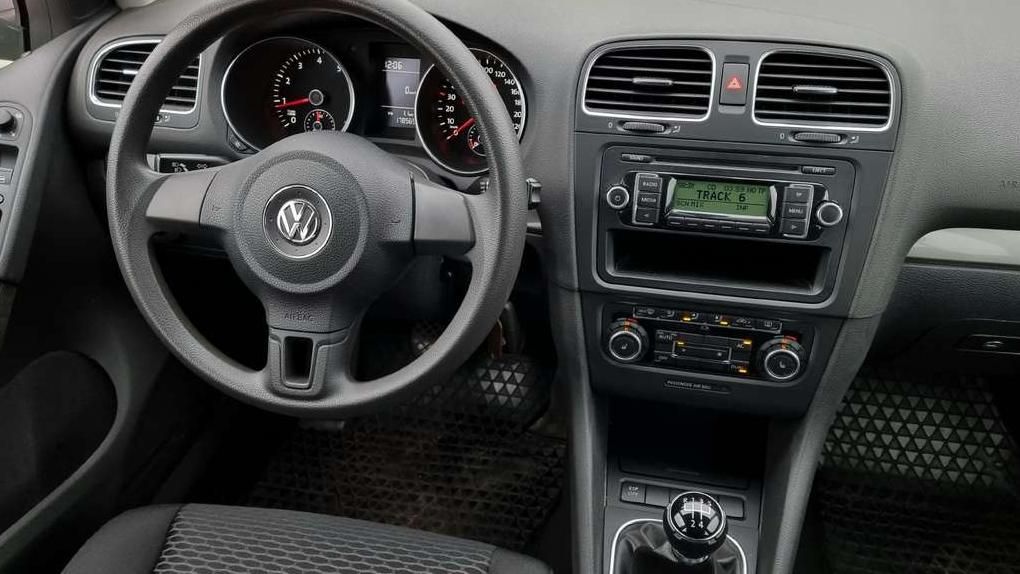 Volkswagen Golf | 16