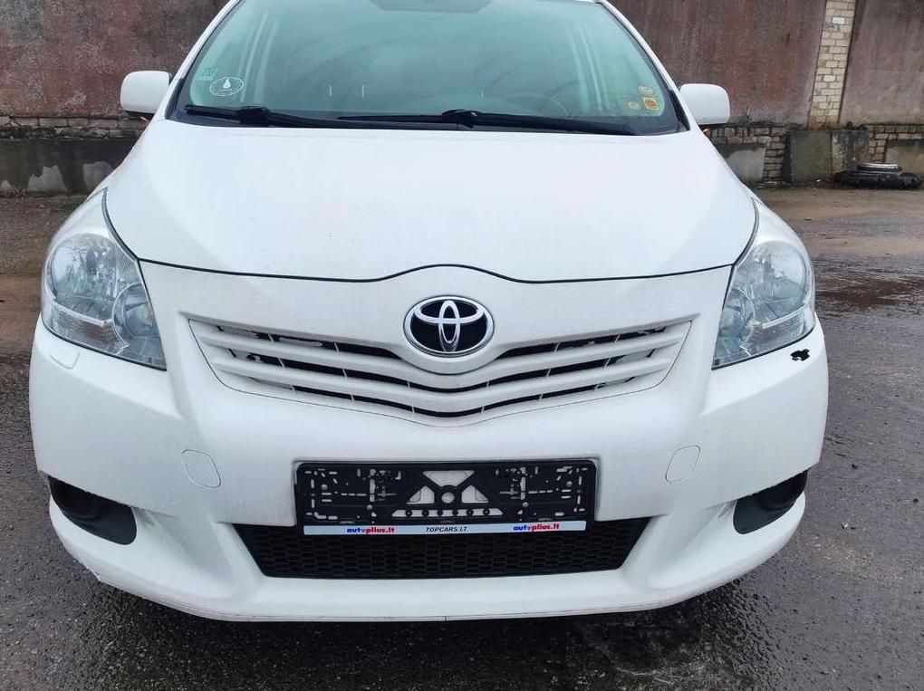 Toyota Verso | 4