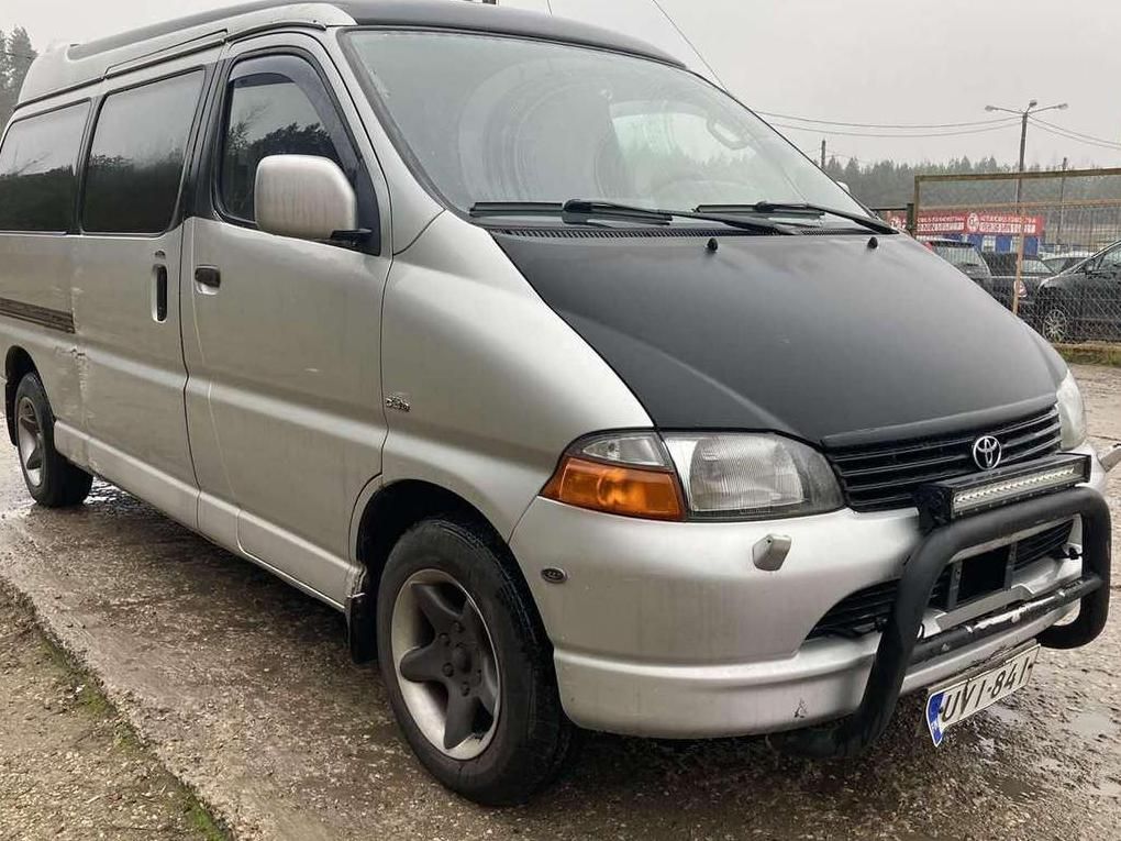 Toyota Hiace | 1