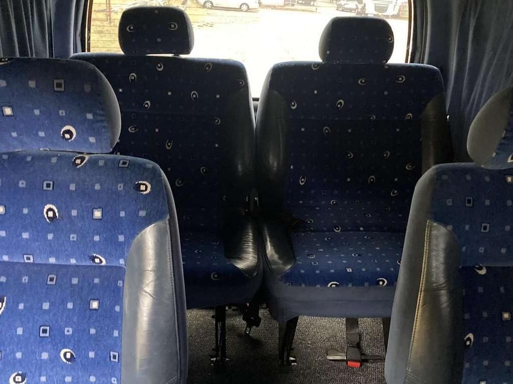 Toyota Hiace | 6