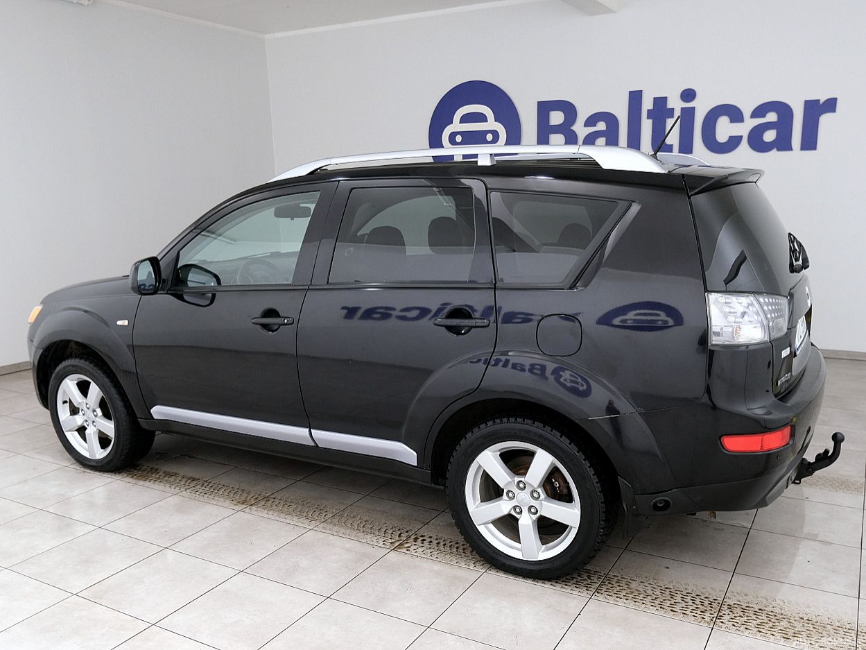 Mitsubishi Outlander | 3