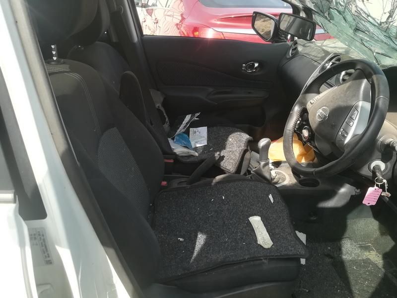 Nissan, Hatchback | 4