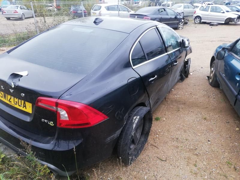Volvo, Седан | 6