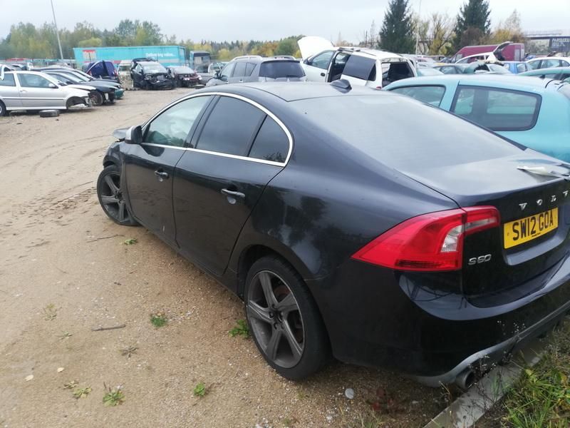 Volvo, Седан | 4