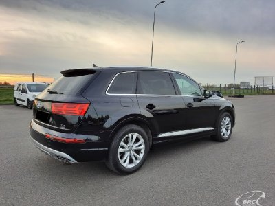 Audi Q7 | 1