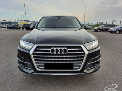 Audi Q7 | 3