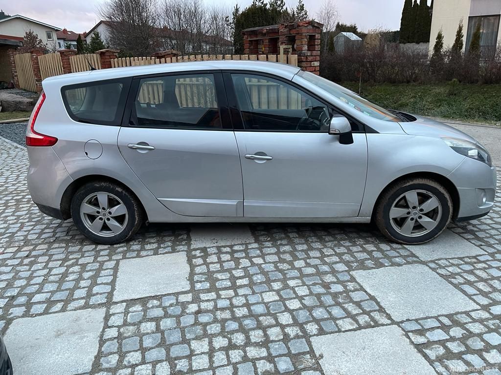 Renault Grand Scenic | 12