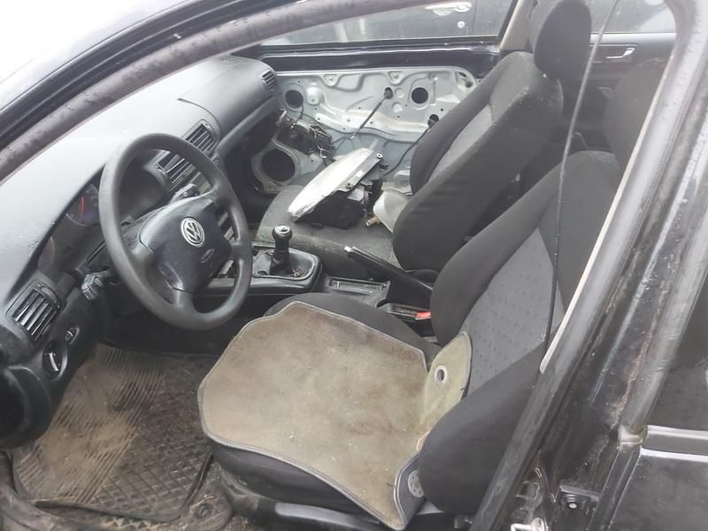 Volkswagen, Saloon | 4