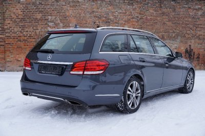 Mercedes-Benz E200 | 3