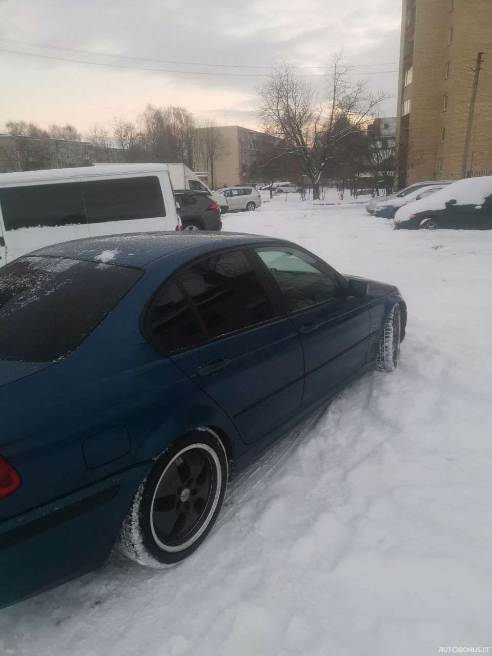 BMW 330 | 3