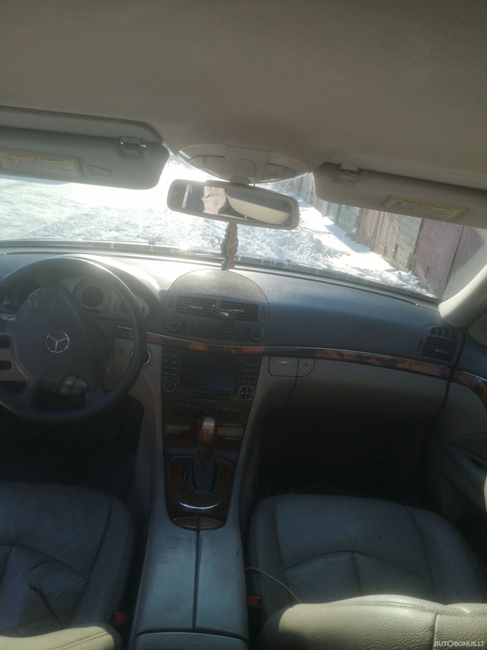 Mercedes-Benz E320 | 6
