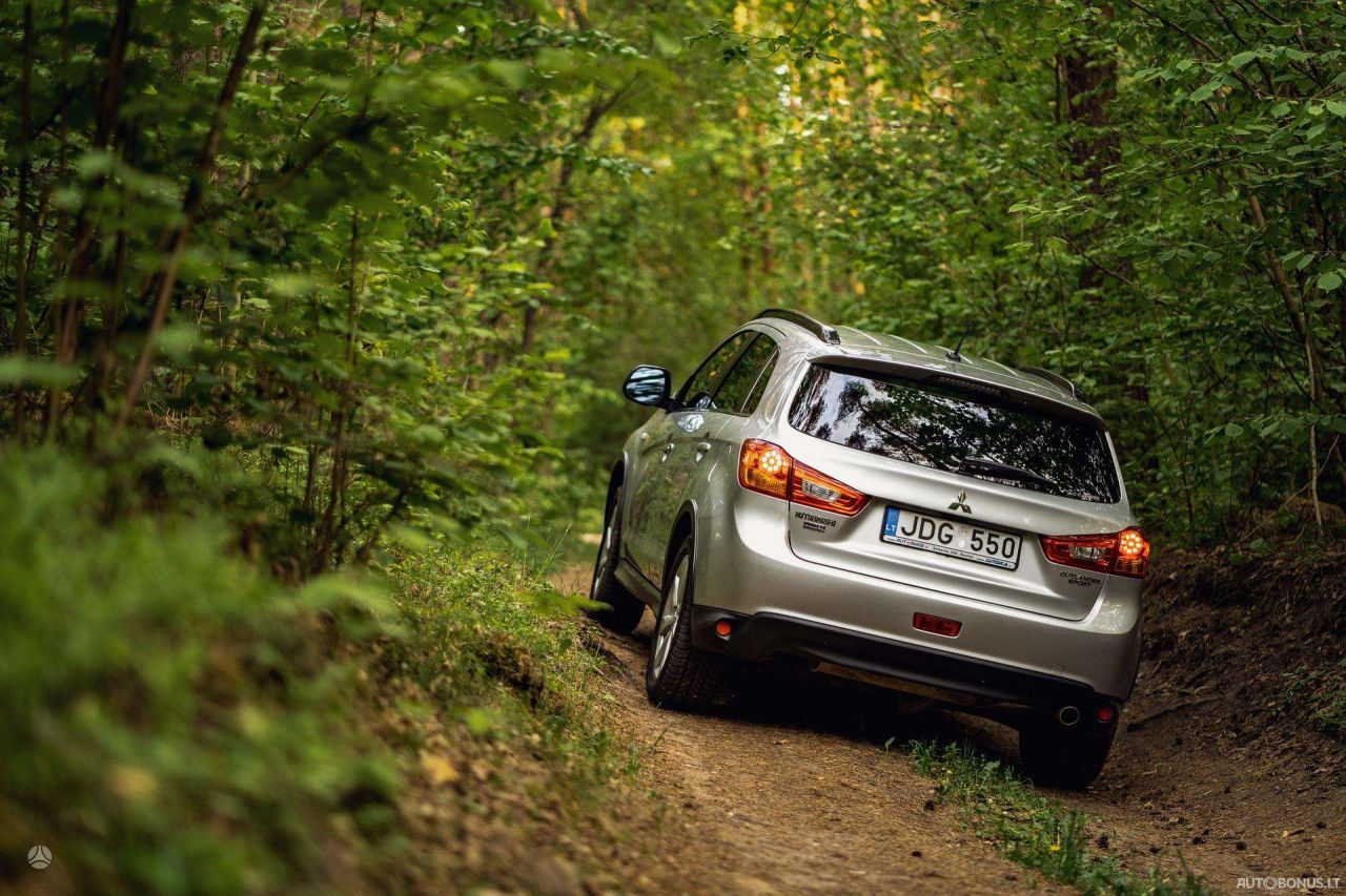 Mitsubishi Outlander | 3