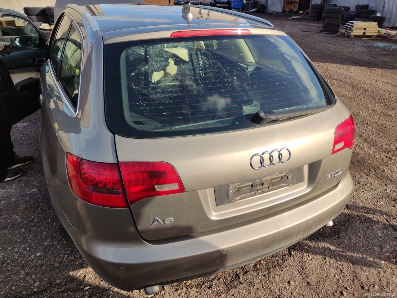 Audi A6, Universal