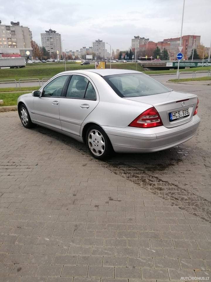 Mercedes-Benz C240 | 6