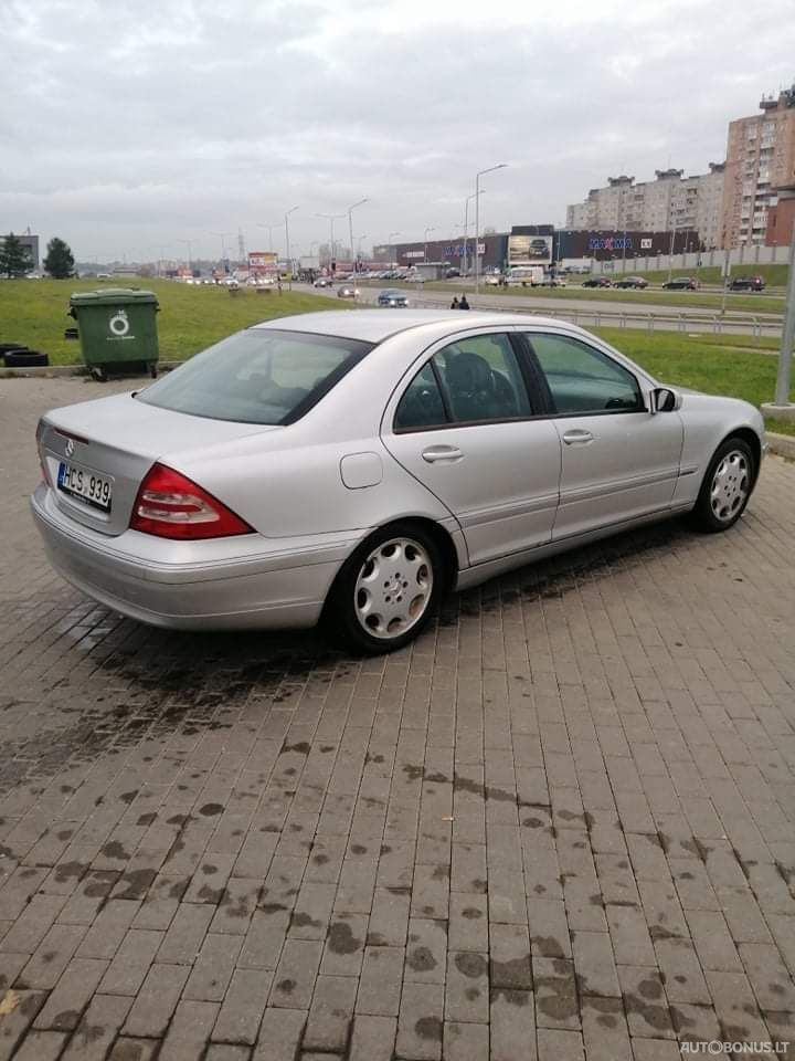 Mercedes-Benz C240 | 4