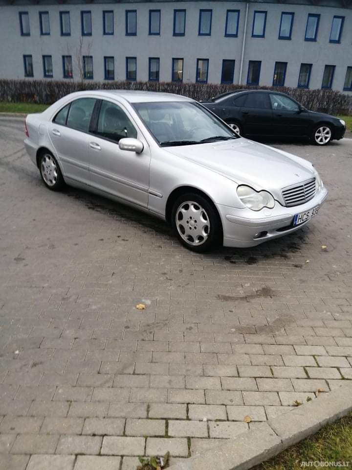 Mercedes-Benz C240 | 5