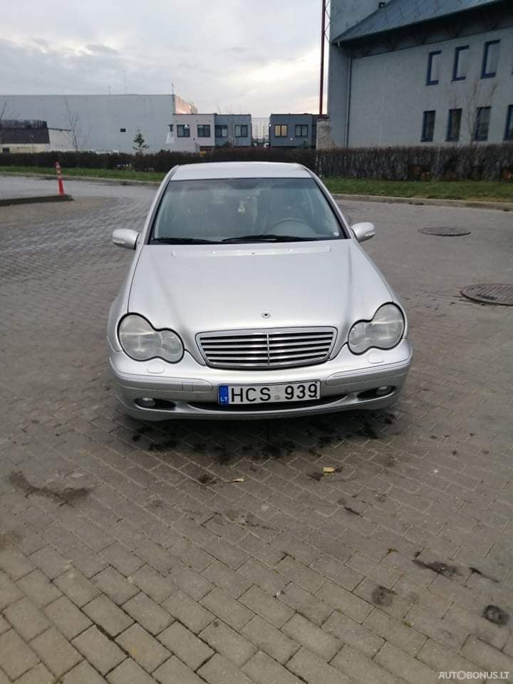Mercedes-Benz C240 | 8