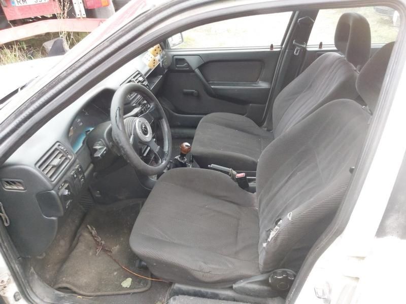Opel, Sedanas | 4