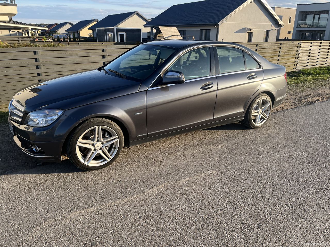 Mercedes-Benz C320 | 1