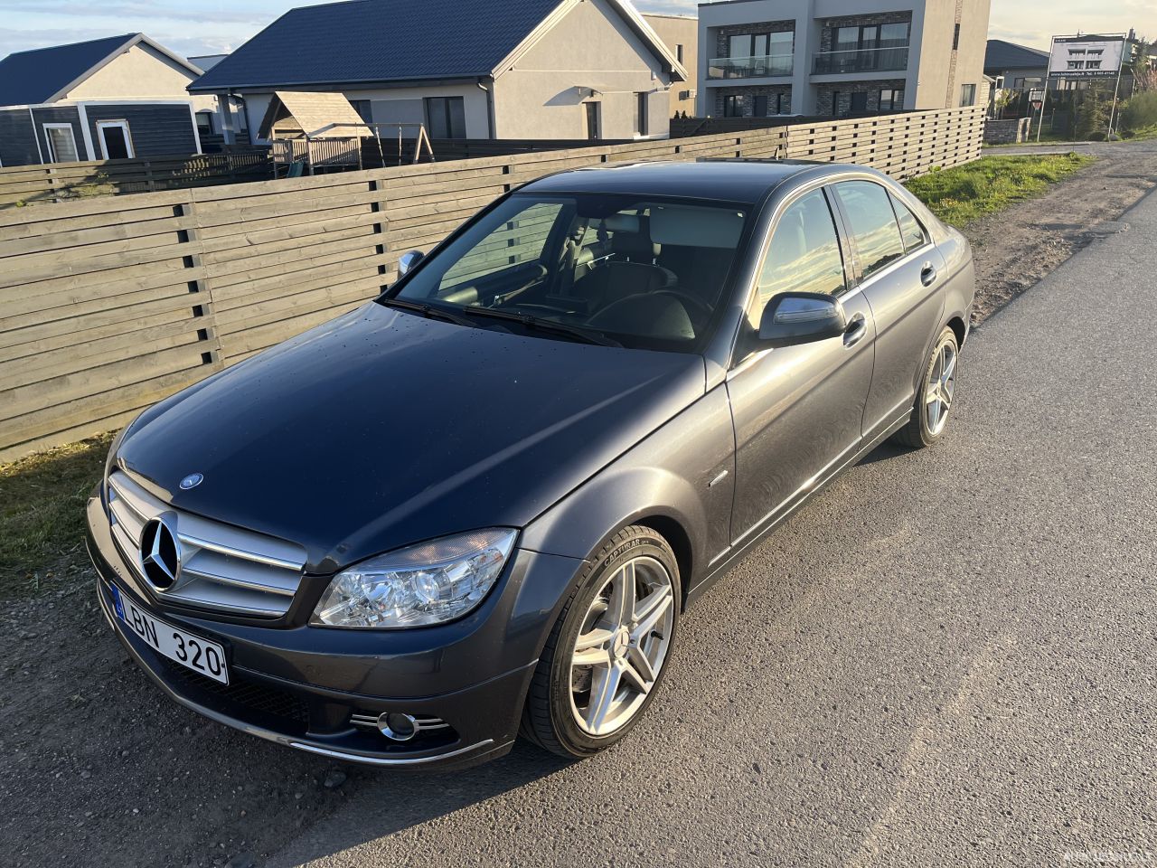 Mercedes-Benz C320 | 2