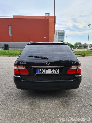 Mercedes-Benz E320 | 3