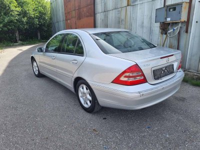 Mercedes-Benz C220 | 1