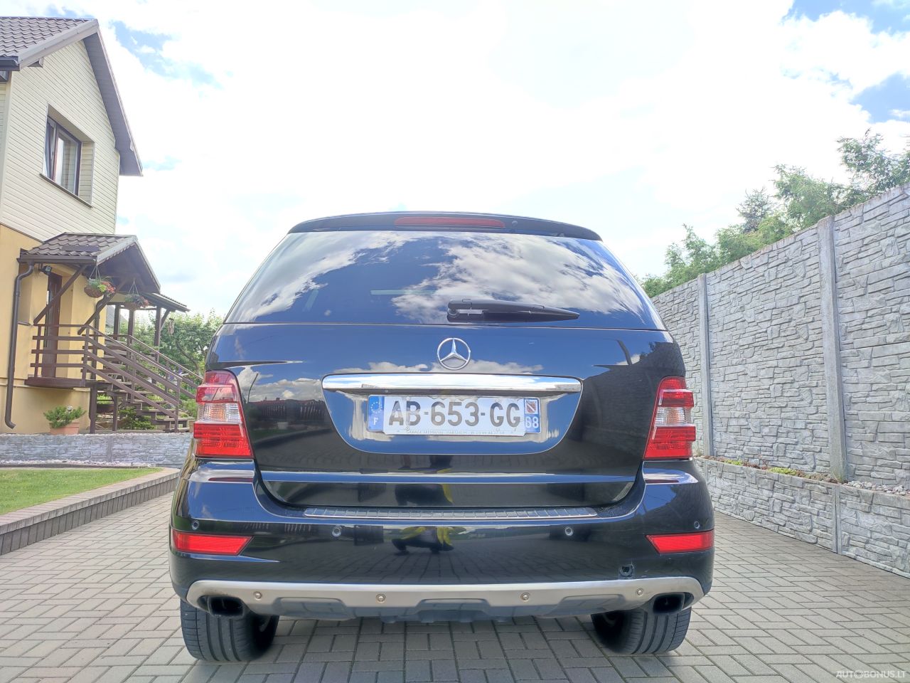 Mercedes-Benz ML300 | 9