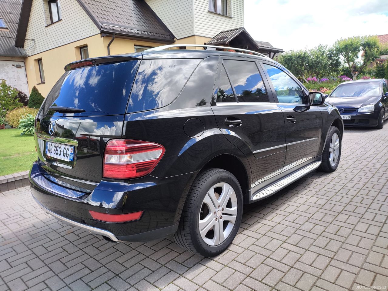 Mercedes-Benz ML300 | 3