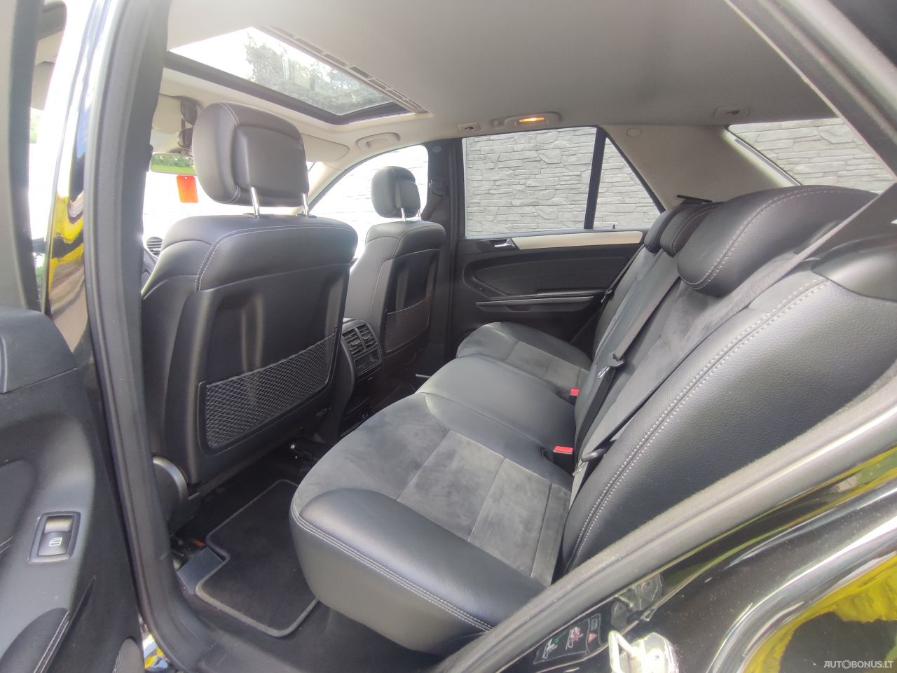 Mercedes-Benz ML300 | 8