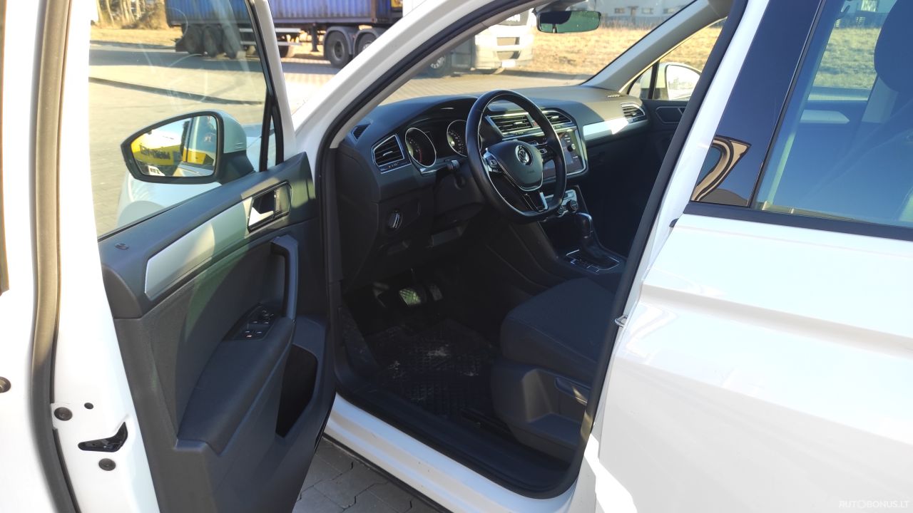 Volkswagen Tiguan | 2