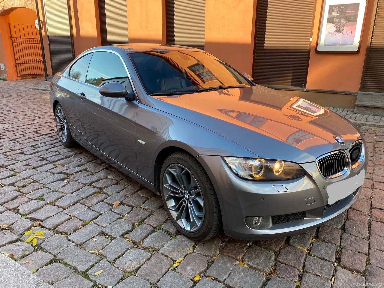 BMW 330 | 3