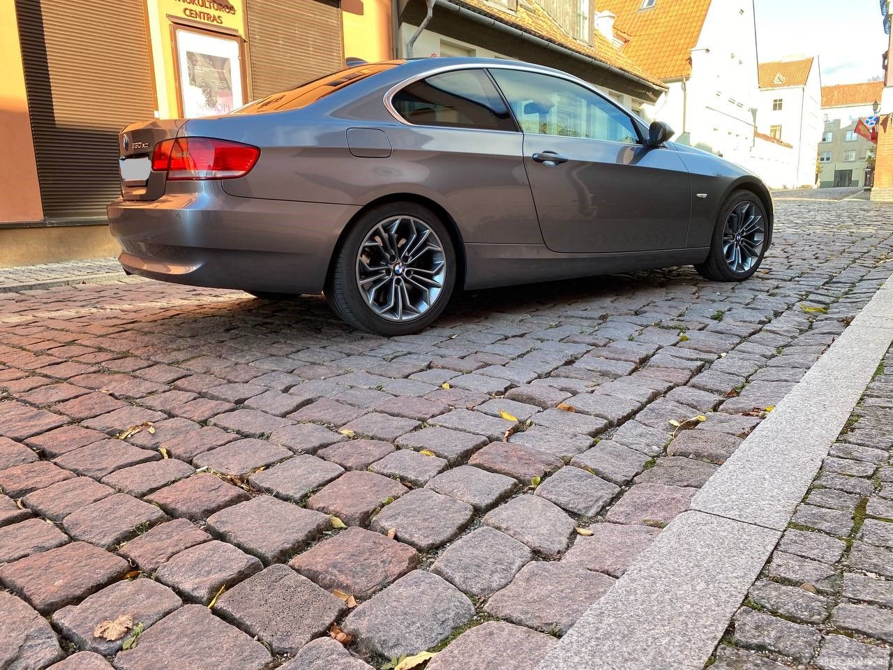 BMW 330 | 4